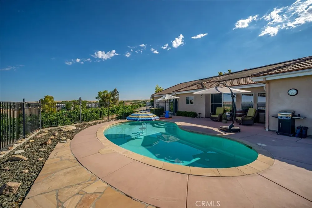 6172 Hawk Ridge Place San Miguel, CA 93451