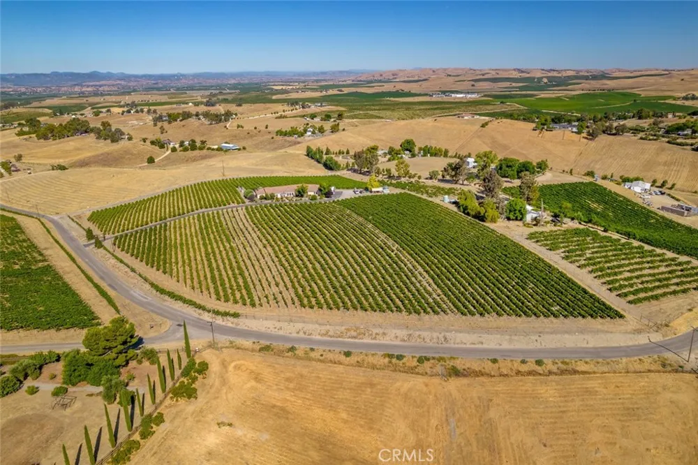 6172 Hawk Ridge Place San Miguel, CA 93451