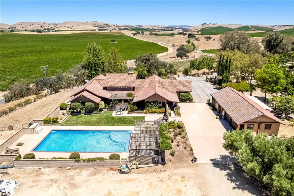 2995 Pleasant San Miguel, CA 93451