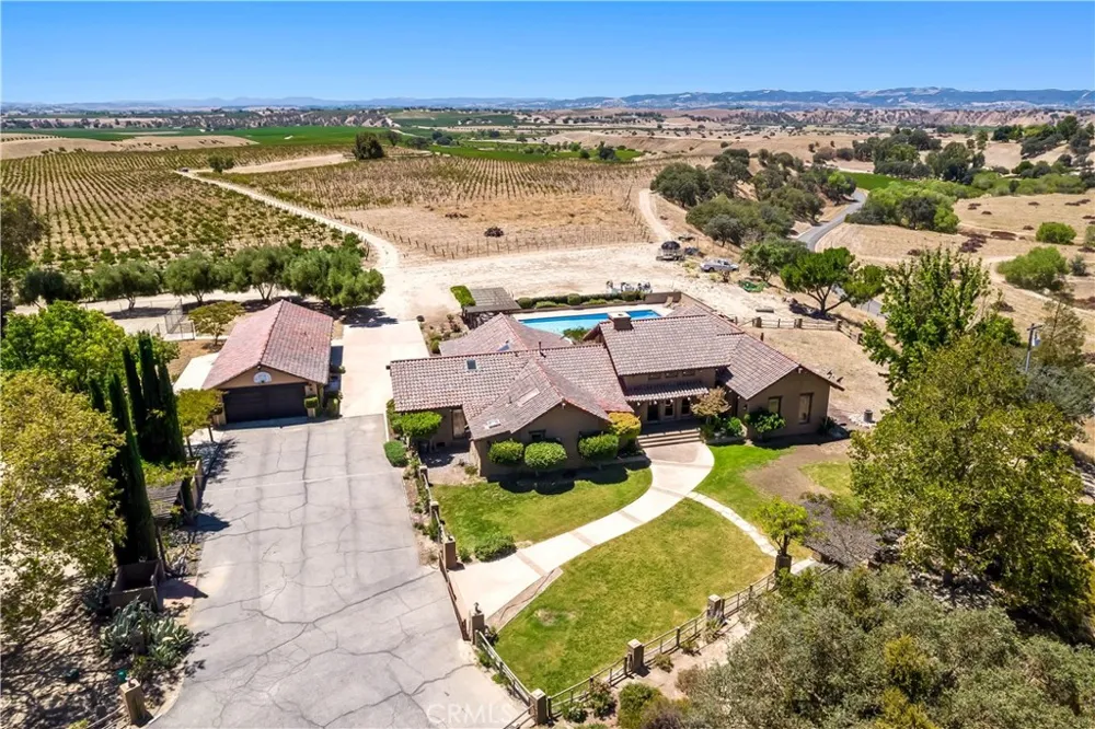 2995 Pleasant San Miguel, CA 93451