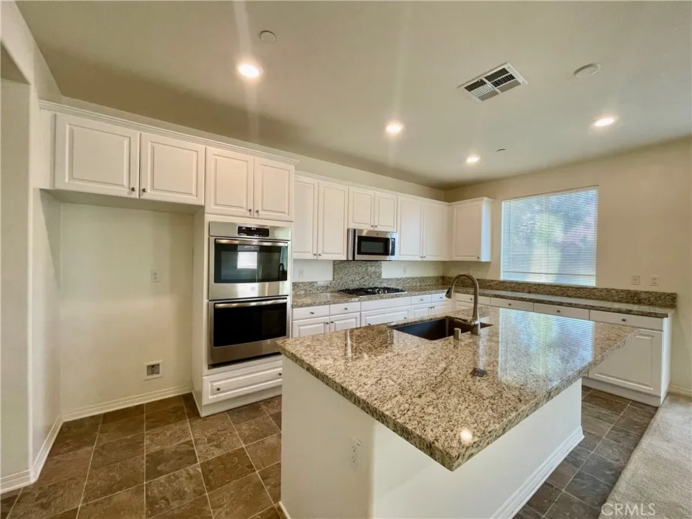 19374 Fortunello Riverside, CA 92508