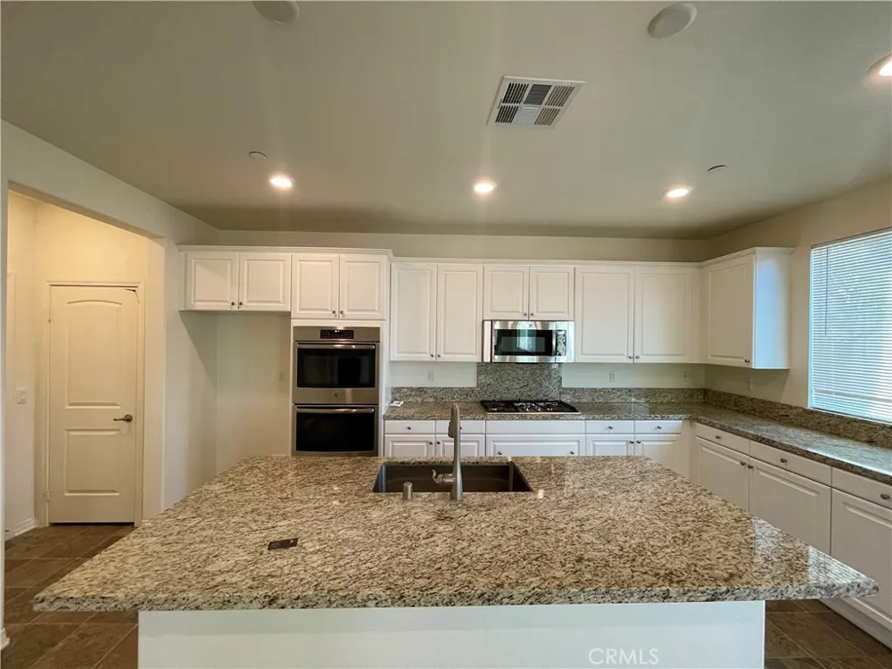 19374 Fortunello Riverside, CA 92508