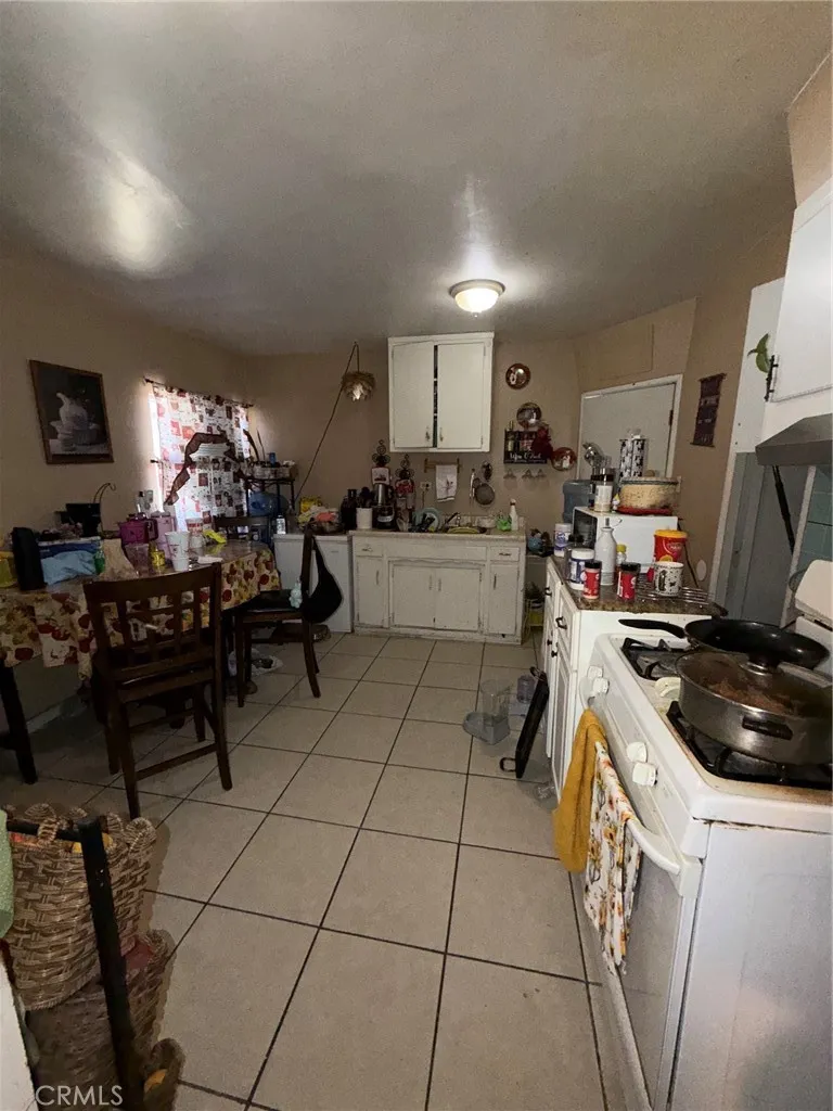 428 L STREET Bakersfield, CA 93304
