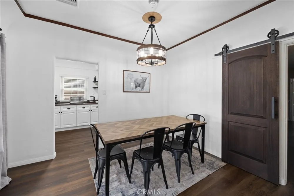 8319 S Van Ness Inglewood, CA 90305