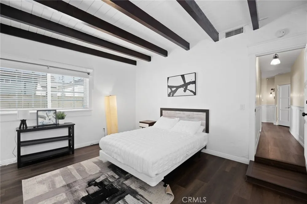 8319 S Van Ness Inglewood, CA 90305
