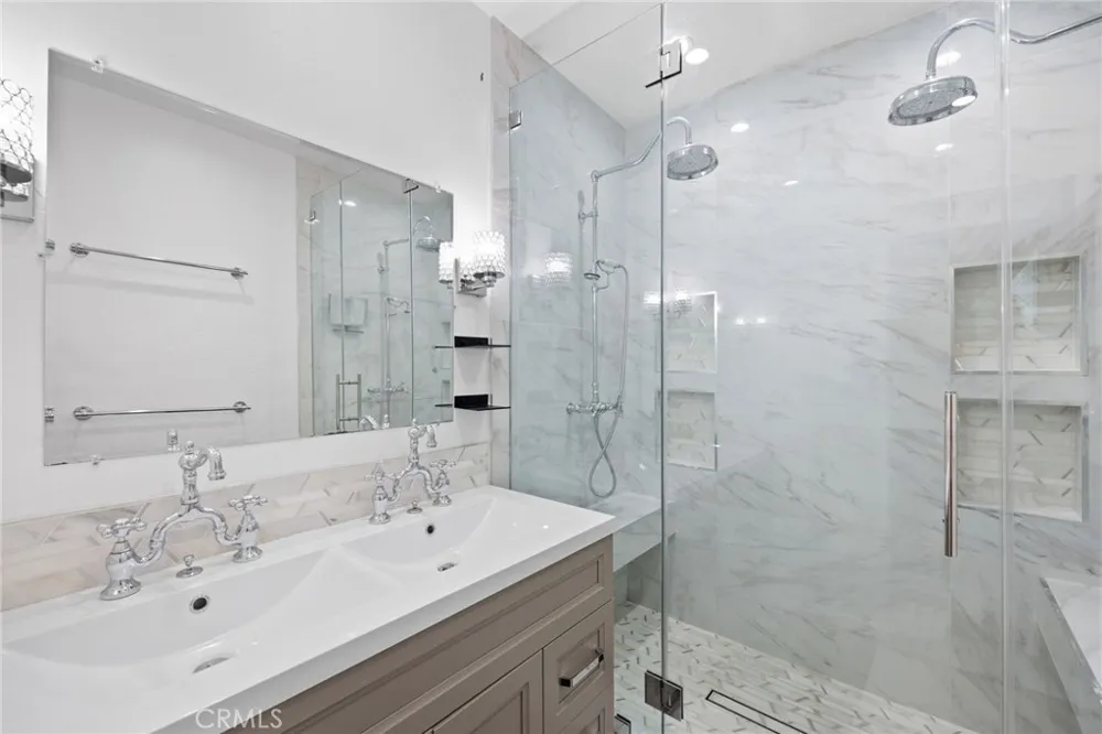 8319 S Van Ness Inglewood, CA 90305