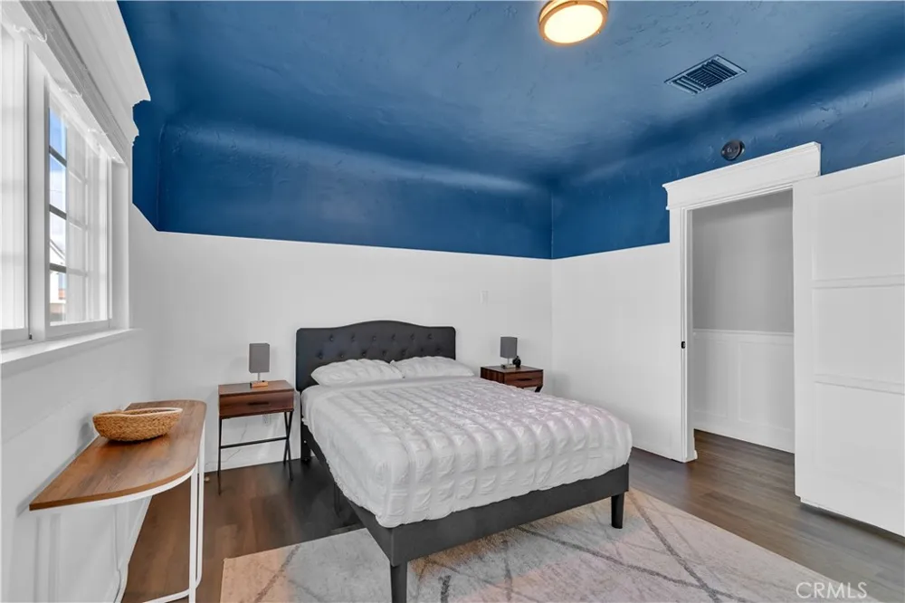 8319 S Van Ness Inglewood, CA 90305