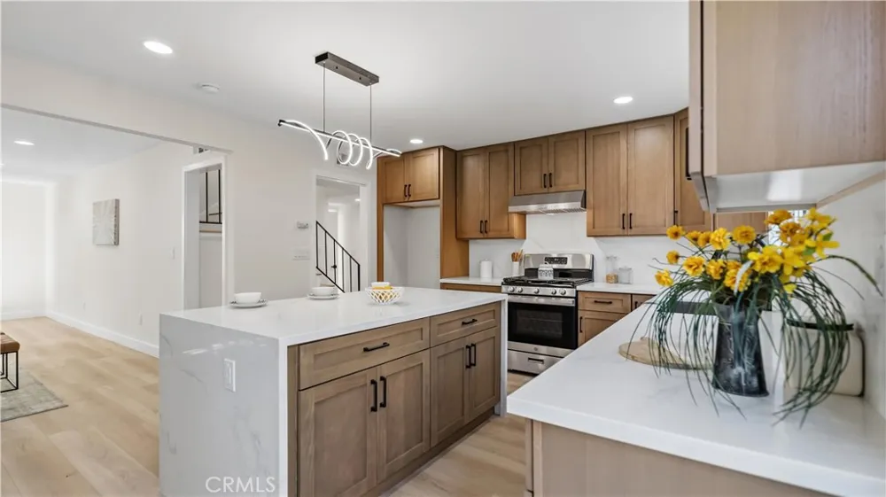 19102 Nestor Carson, CA 90746