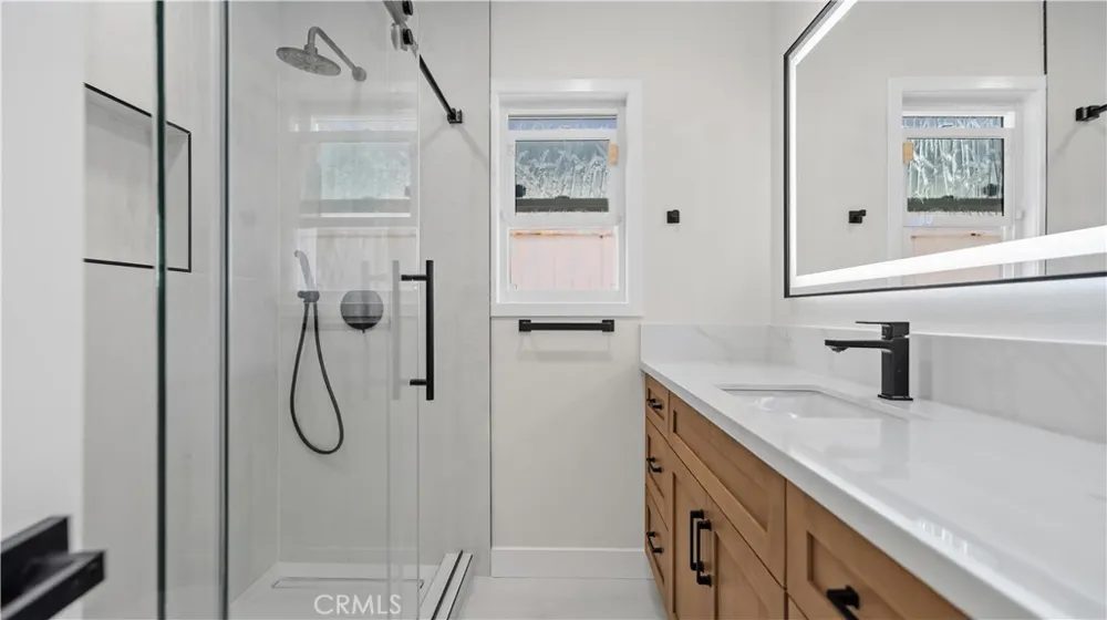 19102 Nestor Carson, CA 90746