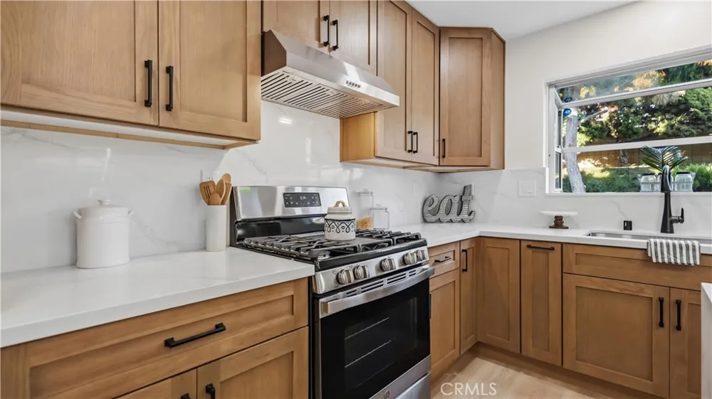 19102 Nestor Carson, CA 90746
