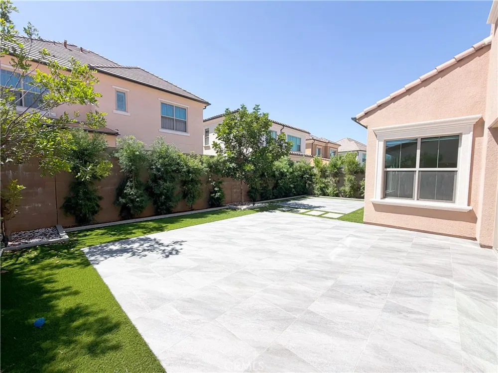 124 Albero Irvine, CA 92602