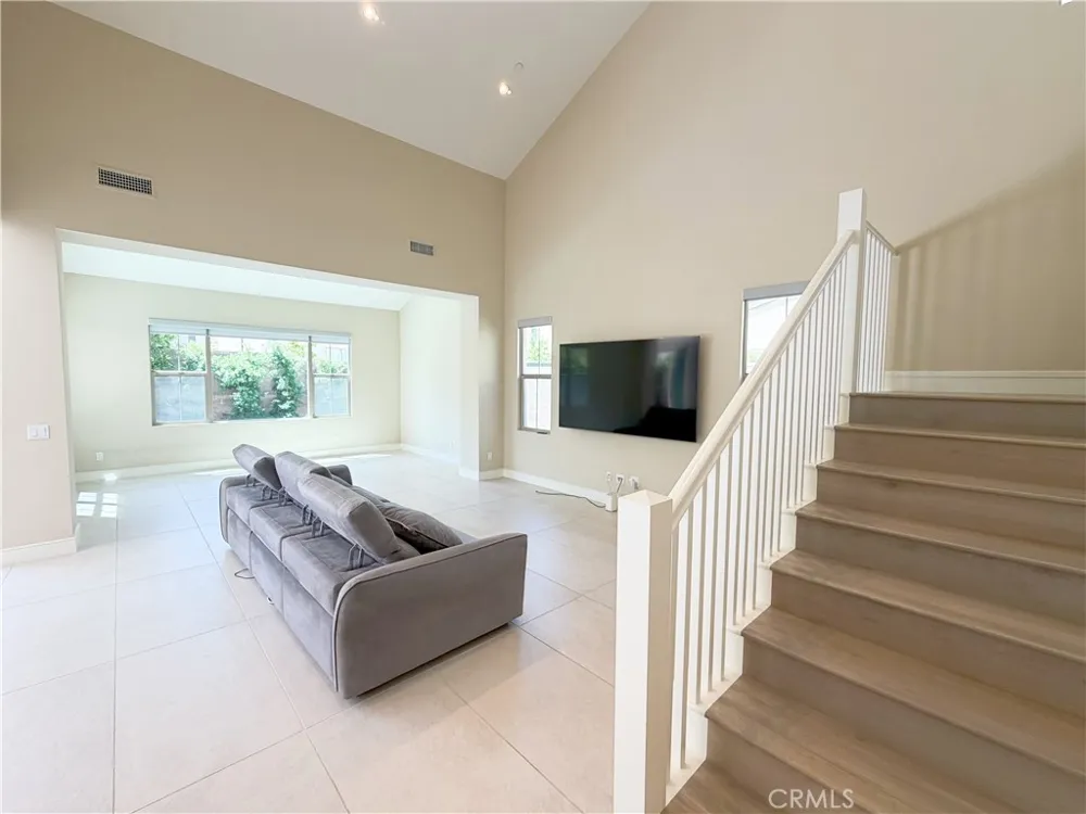 124 Albero Irvine, CA 92602