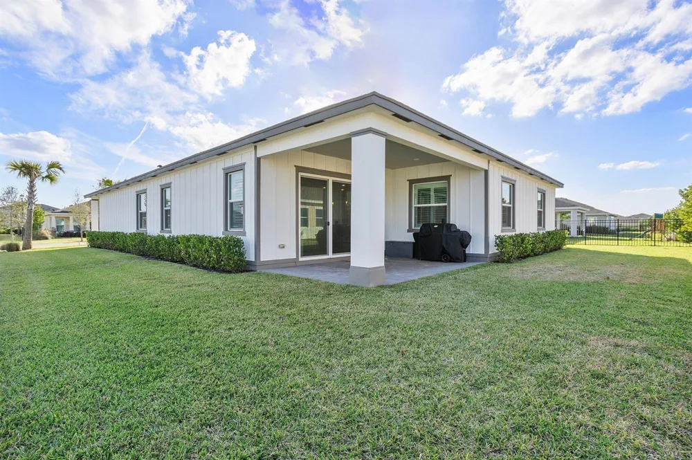 19043 BROAD SHORE Walk Loxahatchee, FL 33470