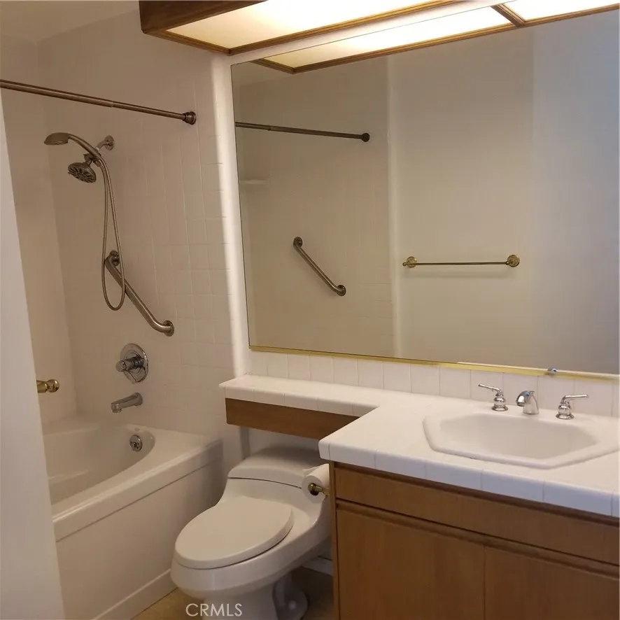 1310 E Ocean #405 Long Beach, CA 90802