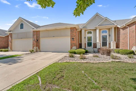 9855 Oakwood Court