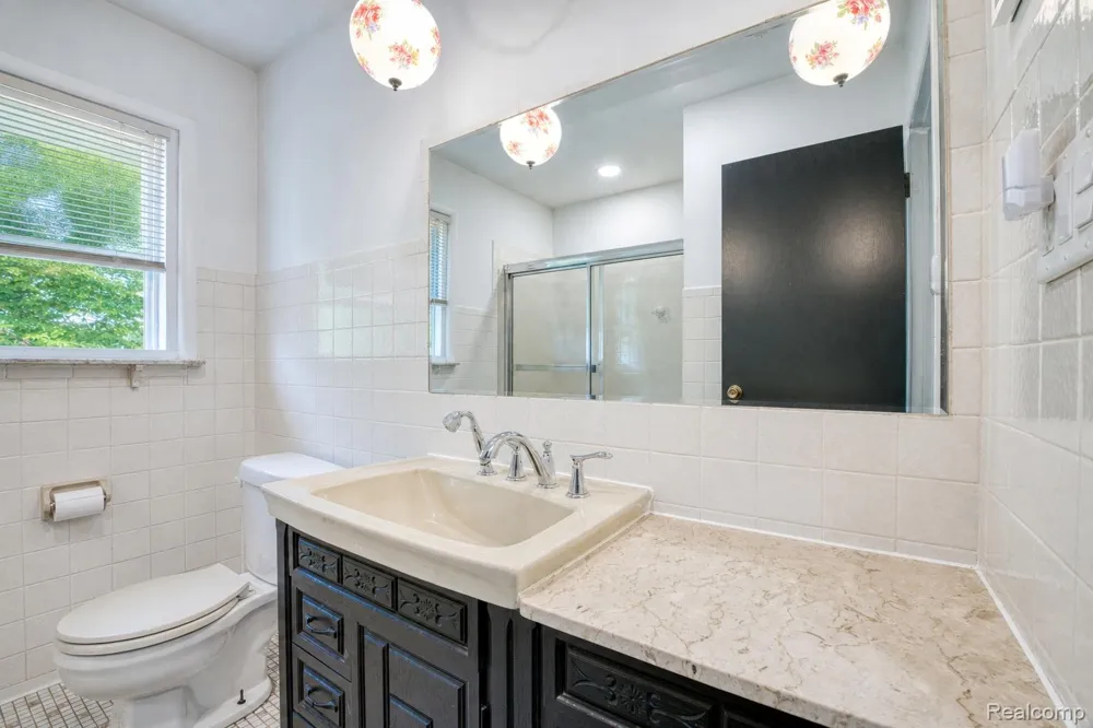 1412 Morningdove Road Wixom City, MI 48393