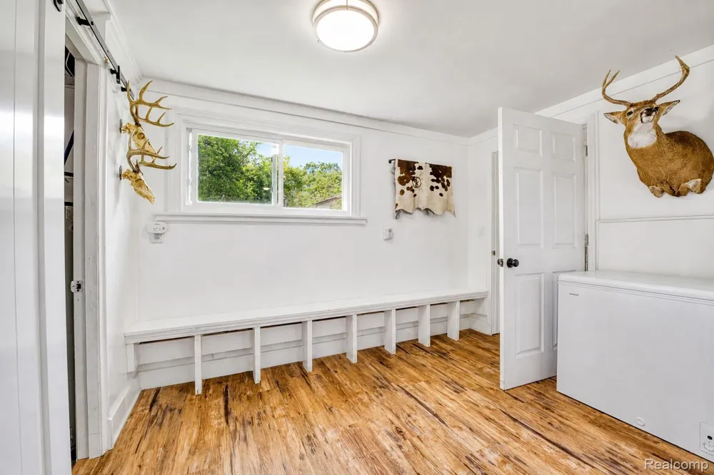 1412 Morningdove Road Wixom City, MI 48393