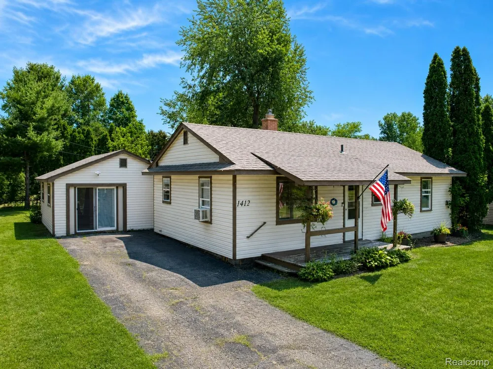 1412 Morningdove Road Wixom City, MI 48393