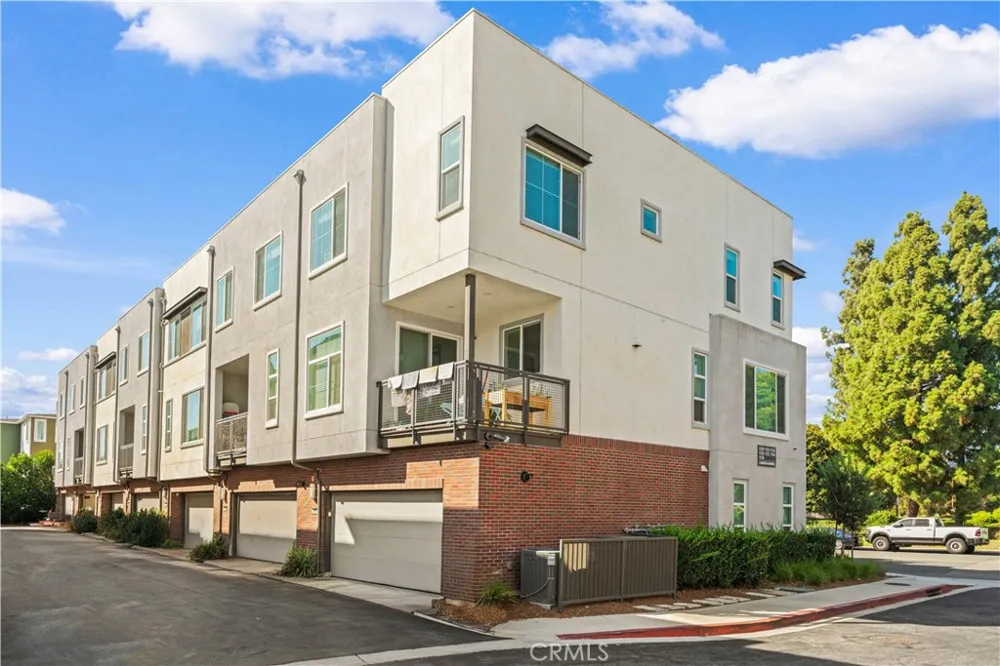 1530 W Cameron West Covina, CA 91790