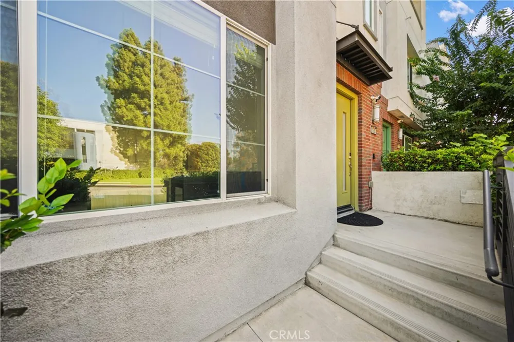 1530 W Cameron West Covina, CA 91790