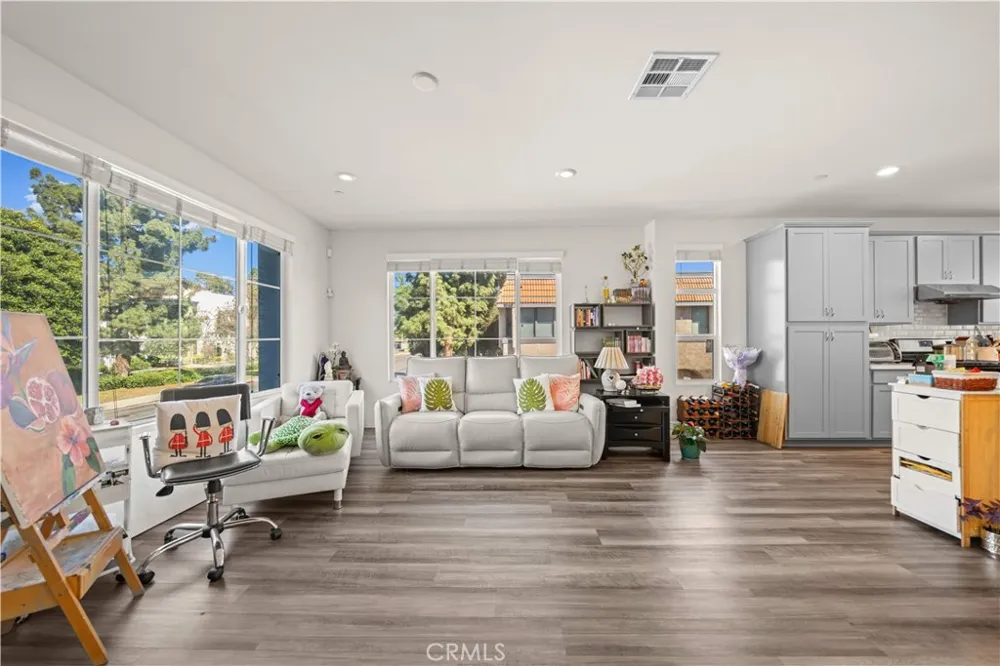 1530 W Cameron West Covina, CA 91790