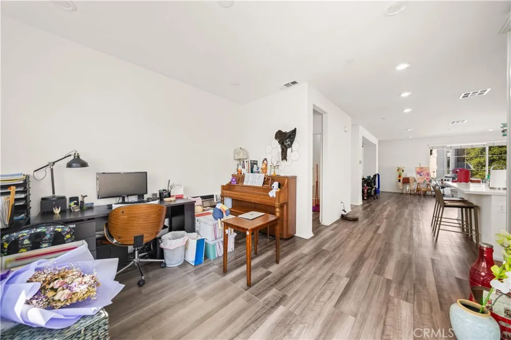 1530 W Cameron West Covina, CA 91790
