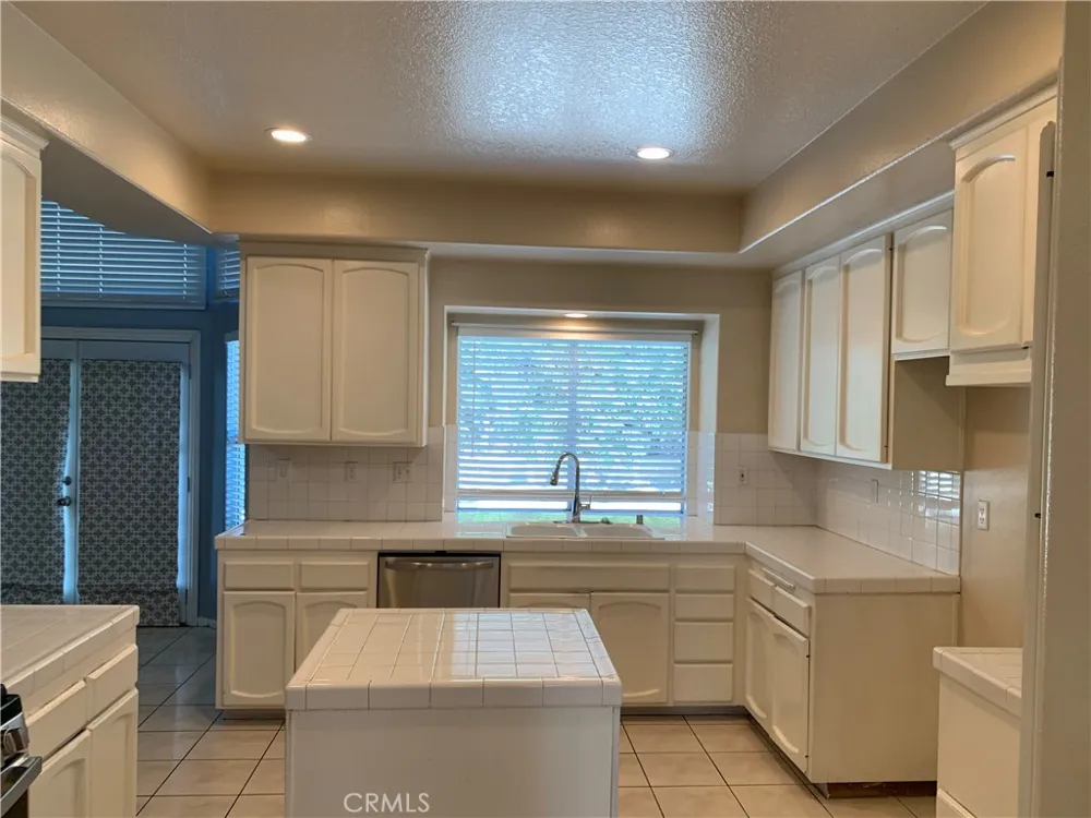 12644 Monte Vista Chino, CA 91710