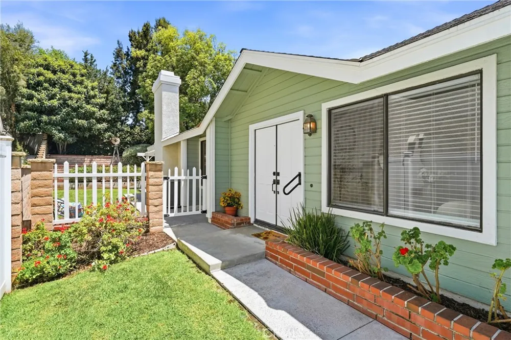 17 Jasmine Creek Laguna Hills, CA 92653
