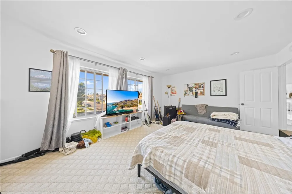 17612 Webster Irvine, CA 92614