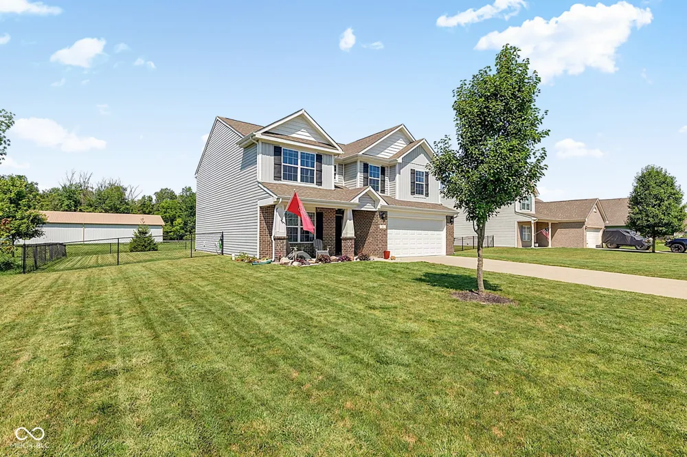80 Blue Lace Drive Whiteland, IN 46184