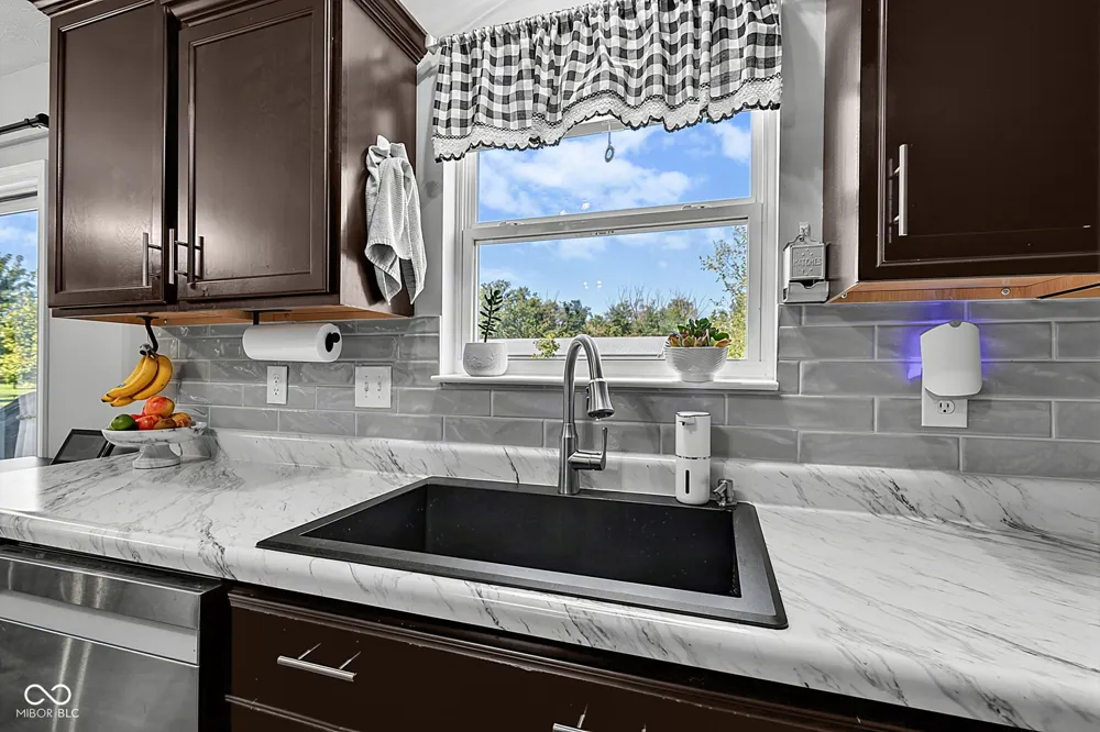 80 Blue Lace Drive Whiteland, IN 46184