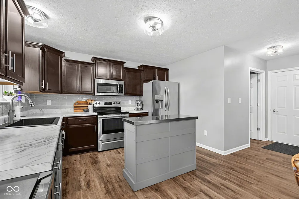 80 Blue Lace Drive Whiteland, IN 46184