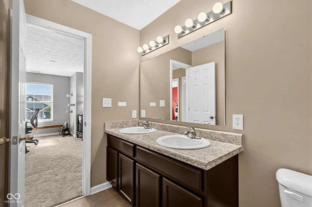 80 Blue Lace Drive Whiteland, IN 46184