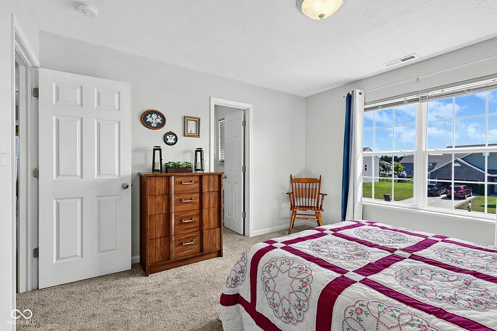80 Blue Lace Drive Whiteland, IN 46184