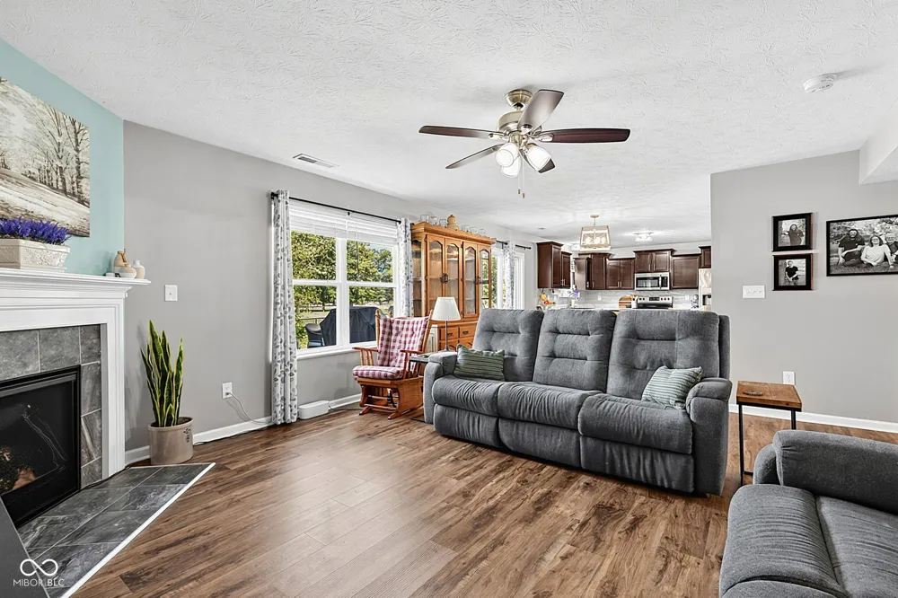 80 Blue Lace Drive Whiteland, IN 46184