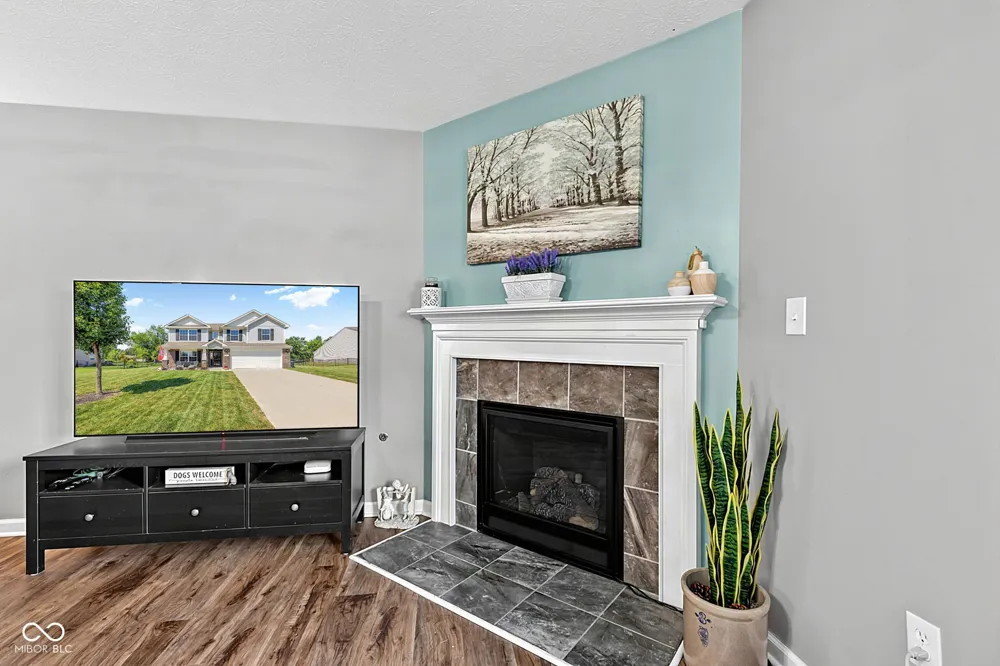 80 Blue Lace Drive Whiteland, IN 46184