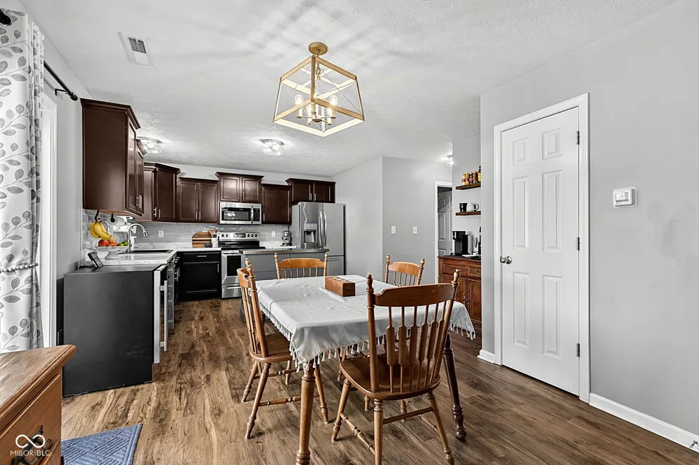 80 Blue Lace Drive Whiteland, IN 46184