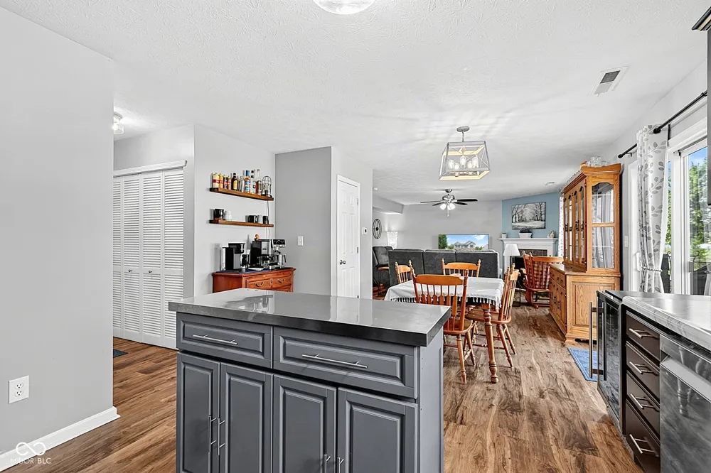 80 Blue Lace Drive Whiteland, IN 46184