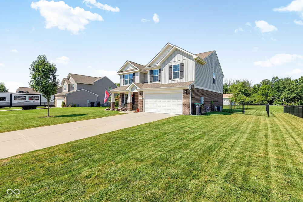 80 Blue Lace Drive Whiteland, IN 46184