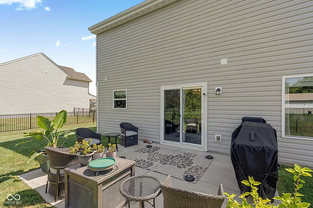 80 Blue Lace Drive Whiteland, IN 46184