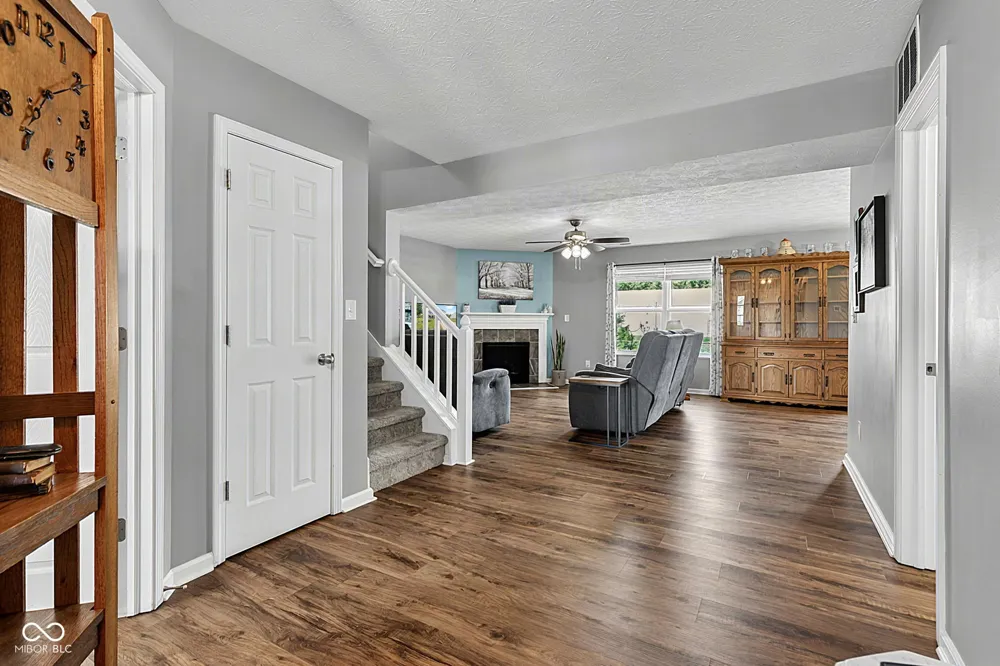 80 Blue Lace Drive Whiteland, IN 46184