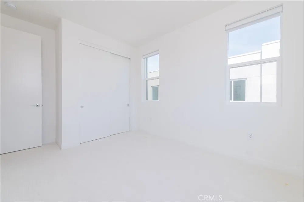 589 S Lyon St Santa Ana, CA 92705
