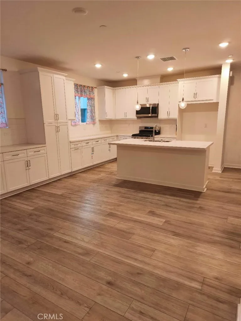 4096 E Luna Paseo #45 Ontario, CA 91764