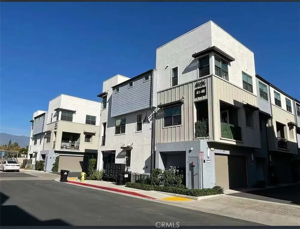 4096 E Luna Paseo #45 Ontario, CA 91764