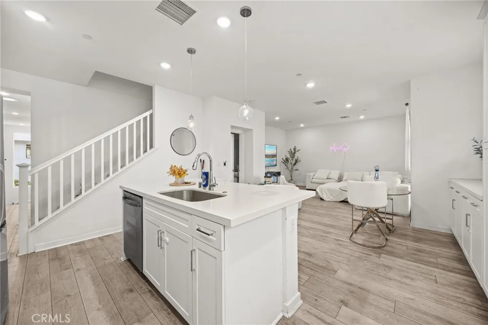 4096 E Luna Paseo #45 Ontario, CA 91764