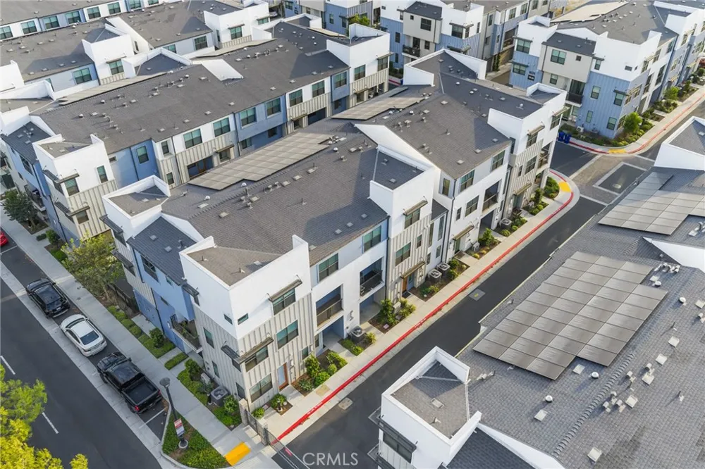 4096 E Luna Paseo #45 Ontario, CA 91764