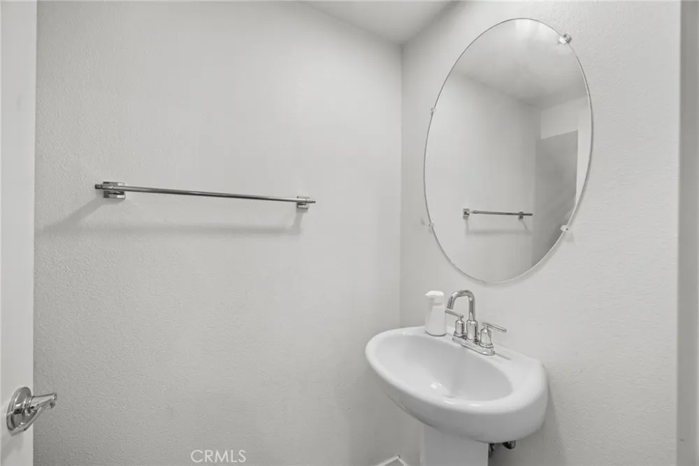 4096 E Luna Paseo #45 Ontario, CA 91764