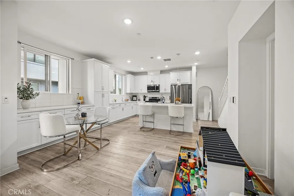 4096 E Luna Paseo #45 Ontario, CA 91764