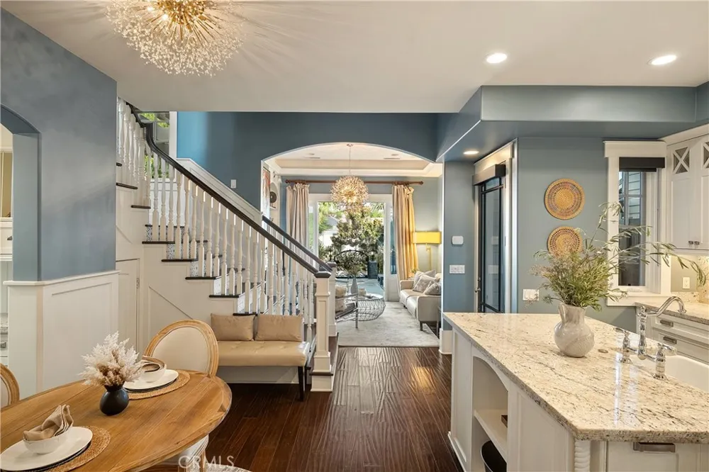 713 Larkspur Avenue Corona del Mar, CA 92625