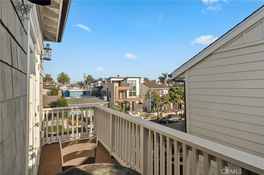 713 Larkspur Avenue Corona del Mar, CA 92625
